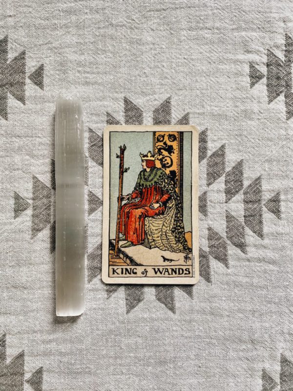 Ý Nghĩa Lá Bài King Of Wands Trong Bộ Bài Tarot 2023