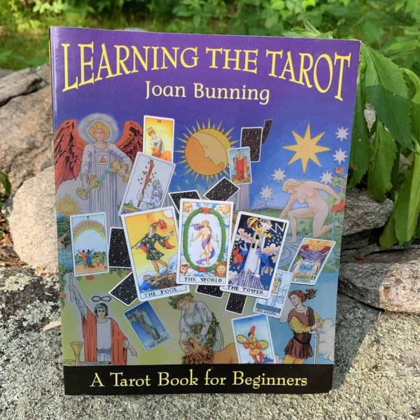 sách về Tarot bạn nên sở hữu